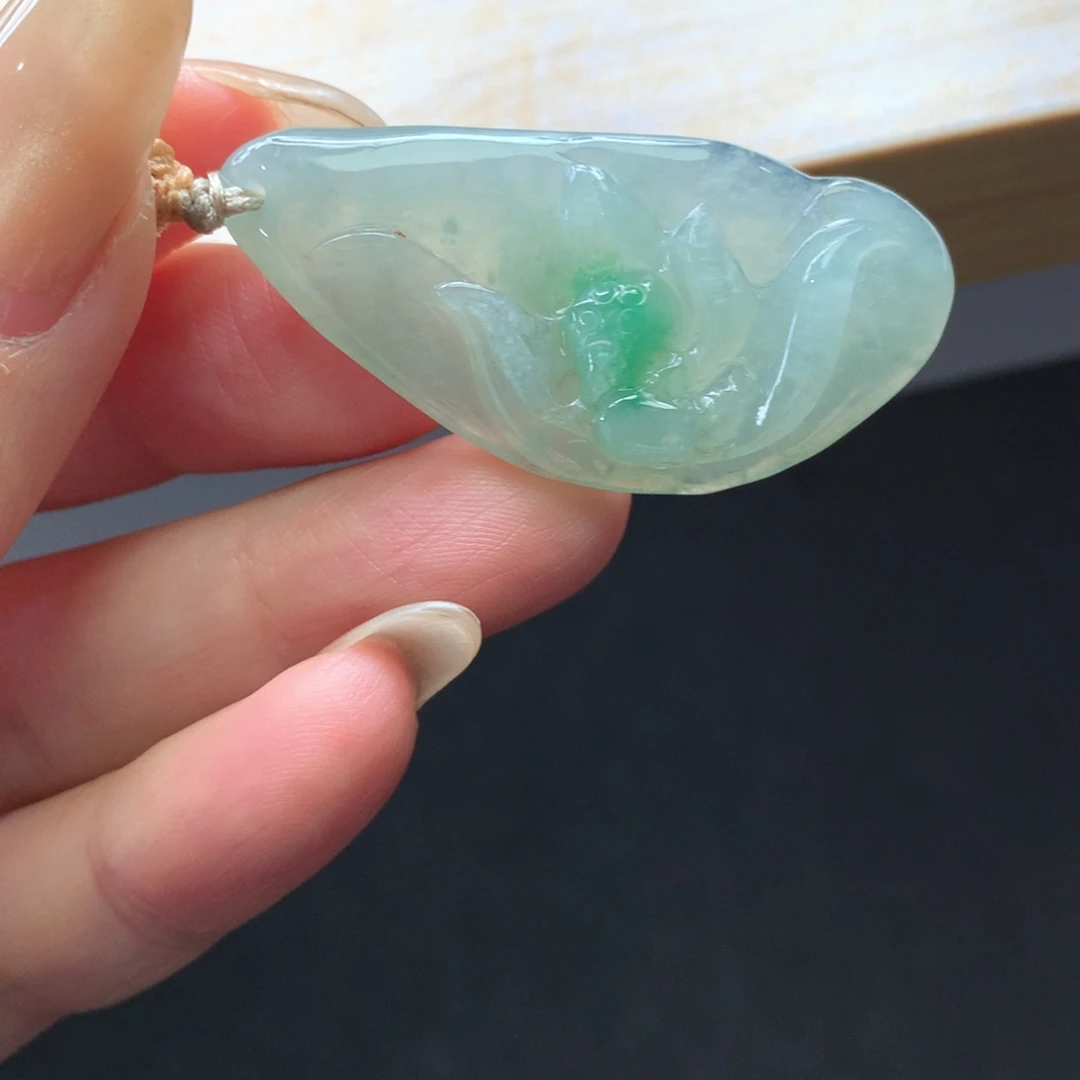 翡翠未镶嵌颈饰吊坠
