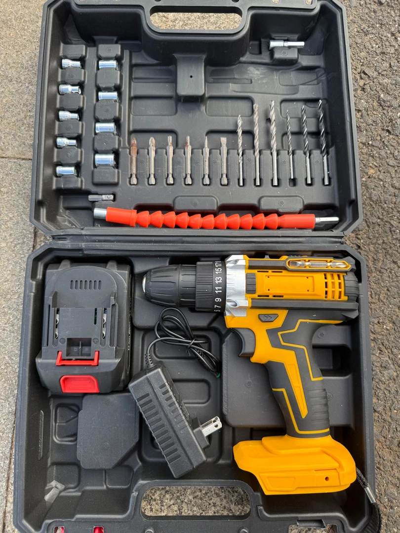 充电式多功能大功率家用锂电钻套装电动螺丝刀手枪