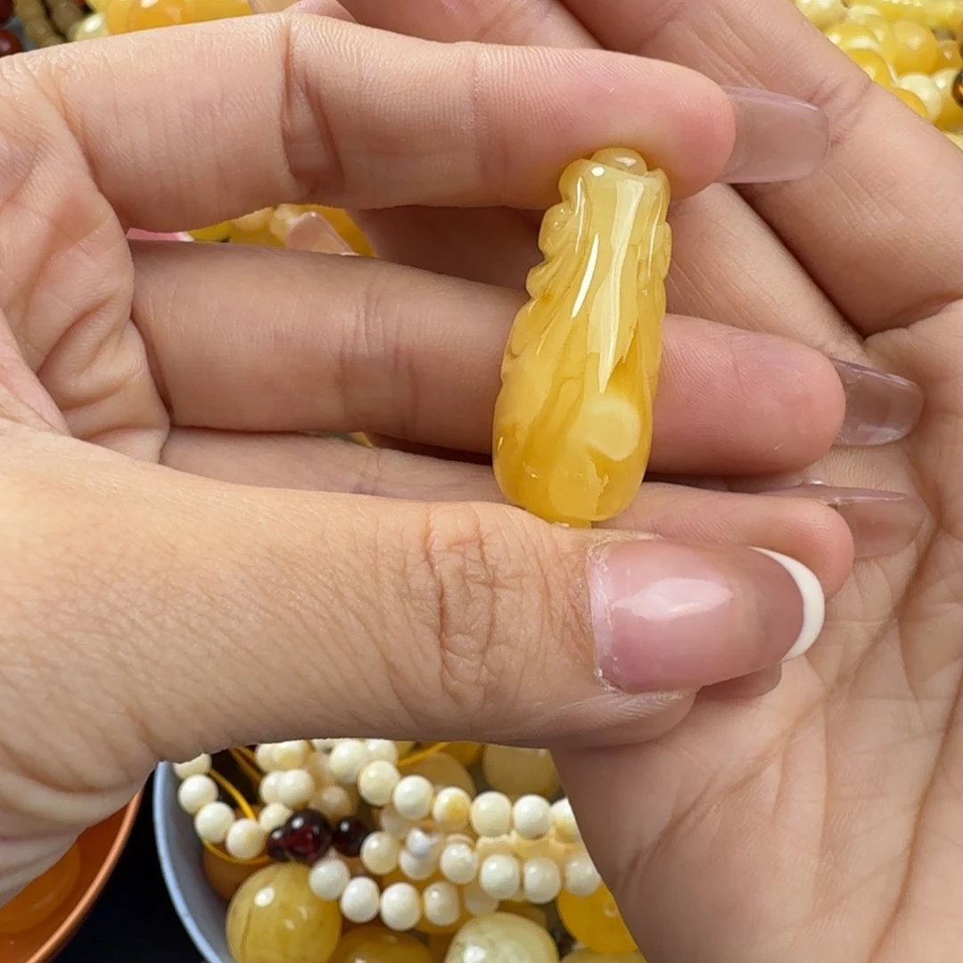琥珀未镶嵌珠宝奇石