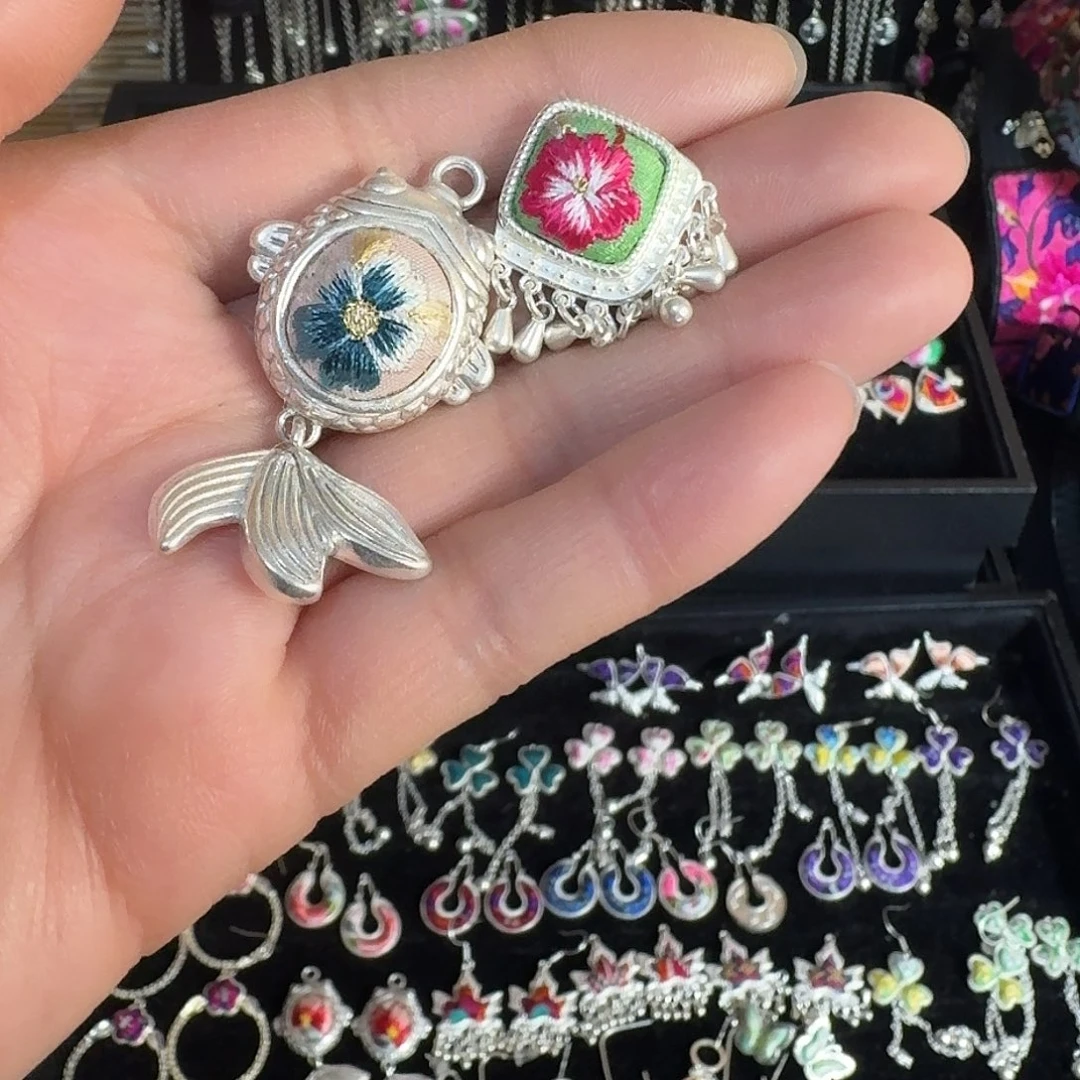 织绣民族风刺绣耳环