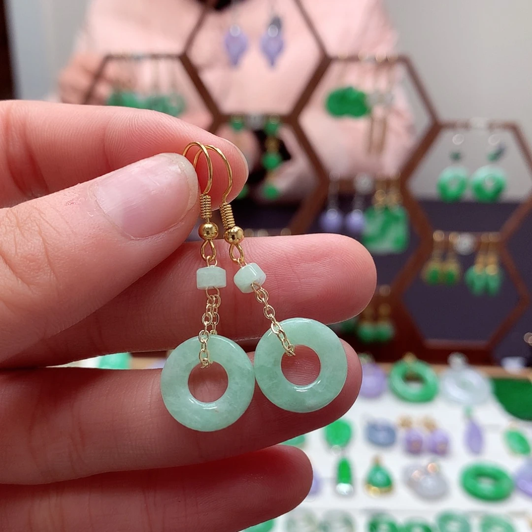 翡翠颈饰未镶嵌天然翡翠