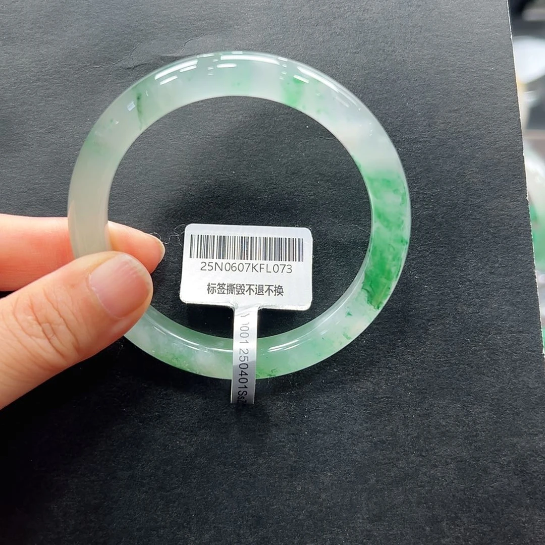 小***o石英质玉手镯未镶嵌唐唐57.0