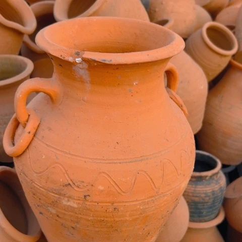 红陶口15高30微瑕