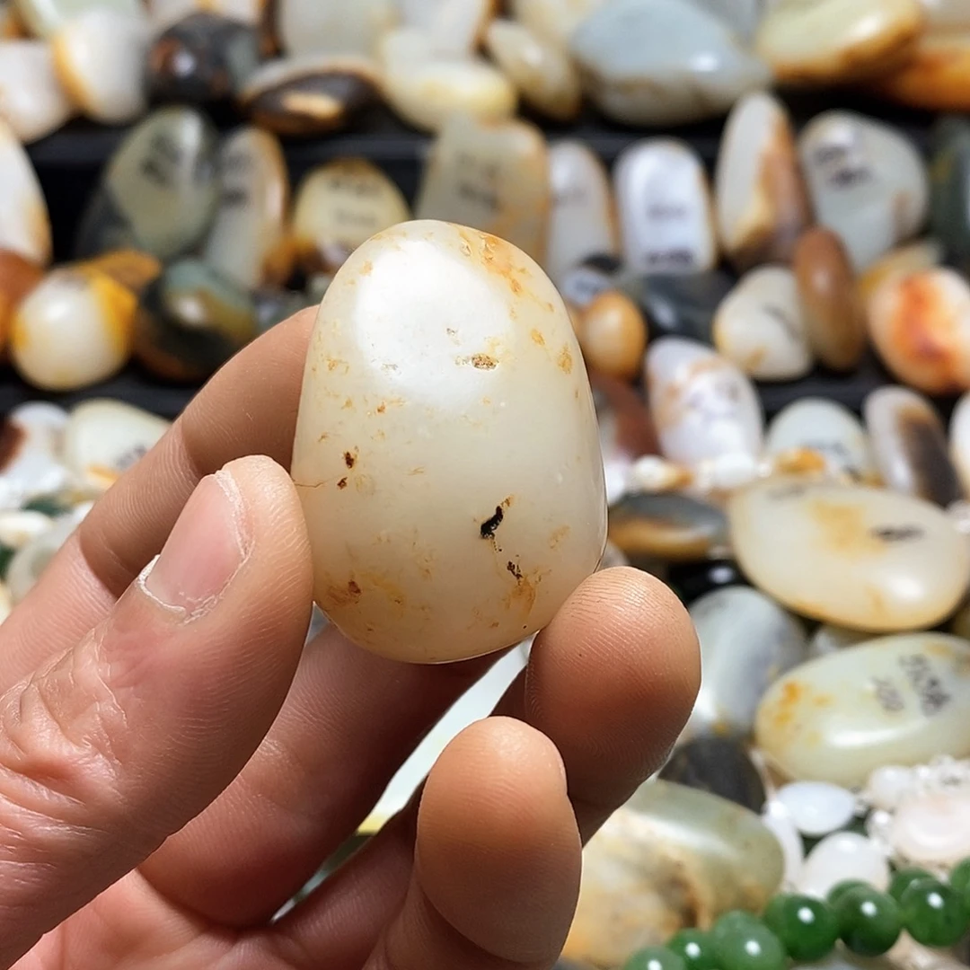 和田玉颈饰未镶嵌吊坠