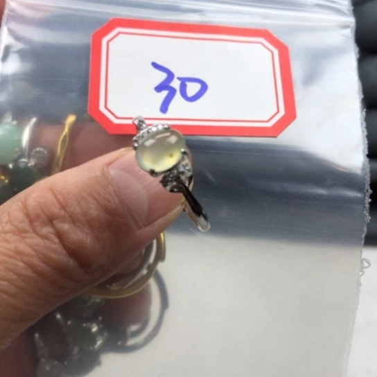 翡翠未镶嵌戒指缅甸