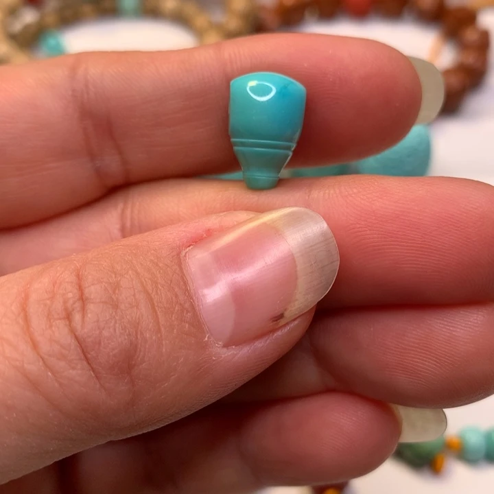 绿松石未镶嵌颈饰