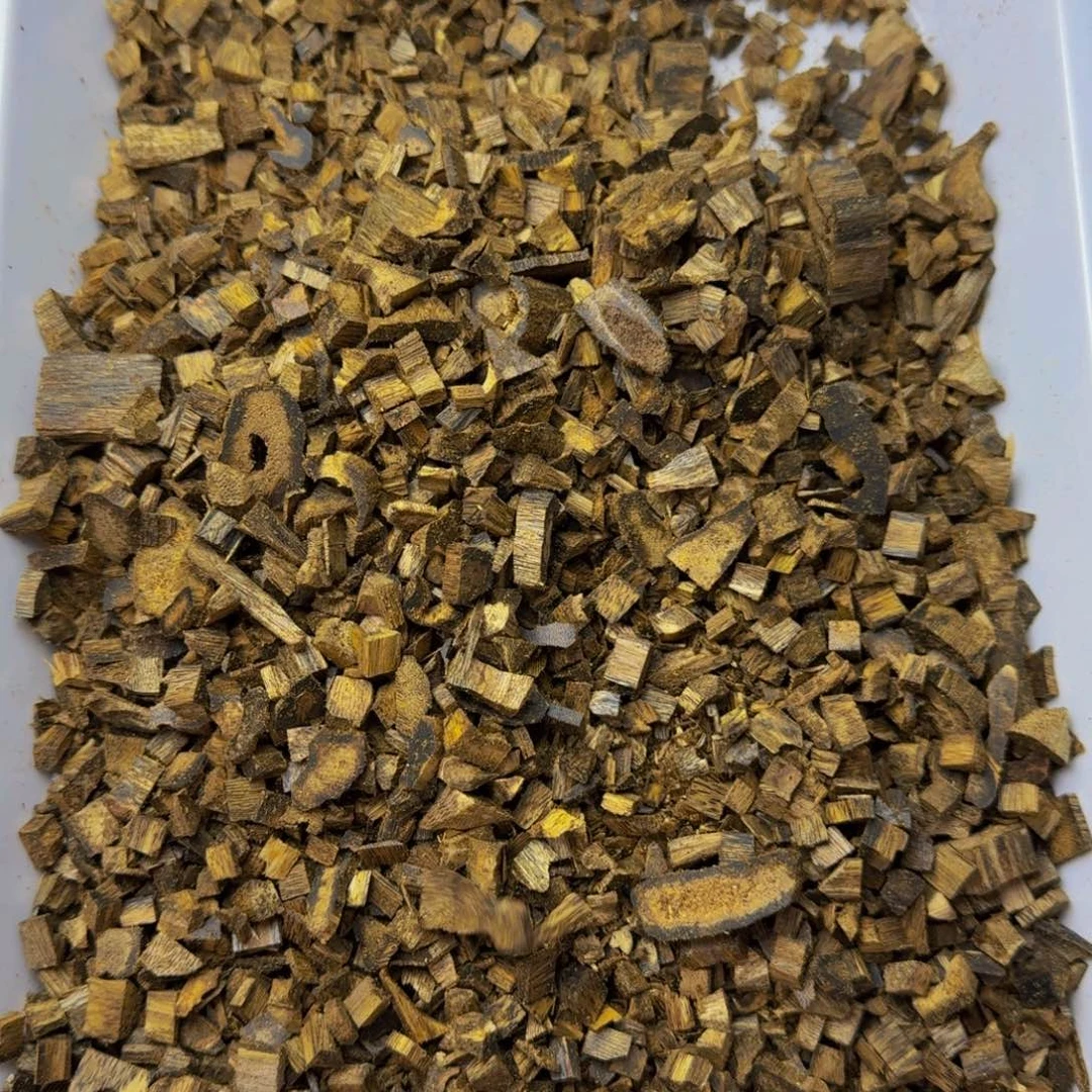 沉香沉香碎屑莺歌绿米粒100克