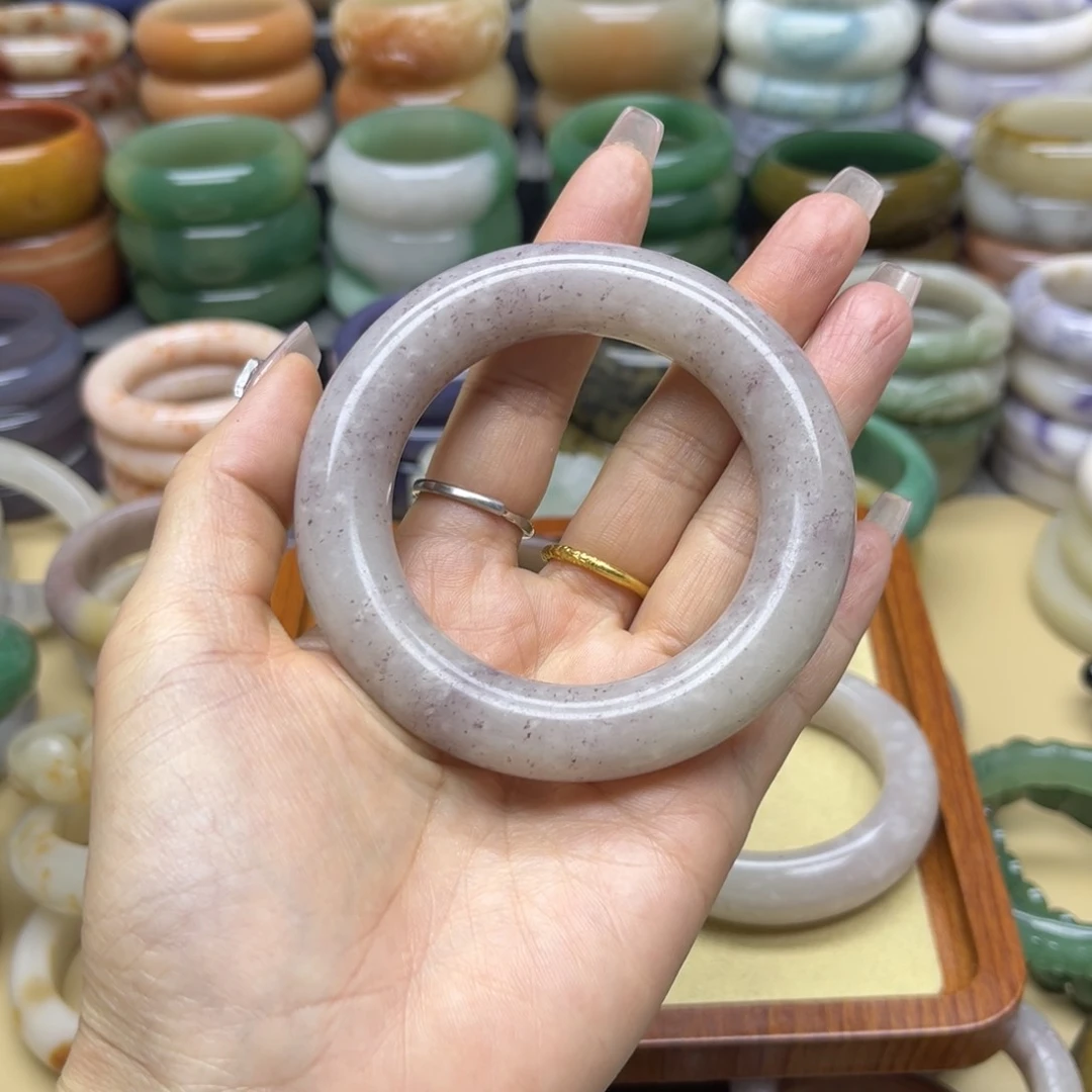 石英质玉手镯未镶嵌小*子