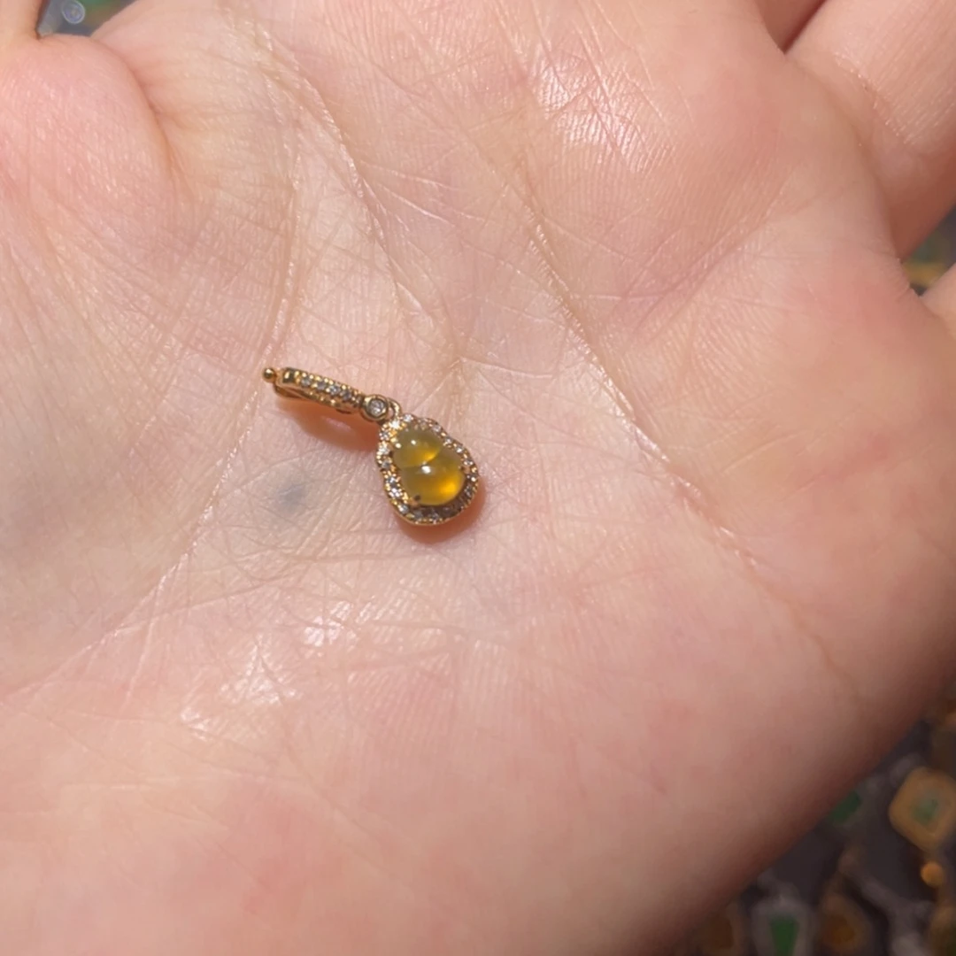 【闪购商品】颈饰18K金镶嵌翡翠