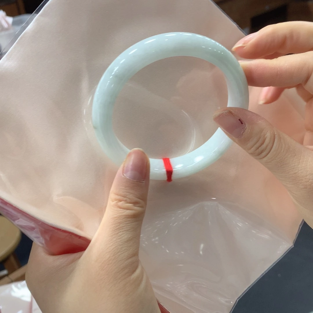 琼***华翡翠未镶嵌手镯买断