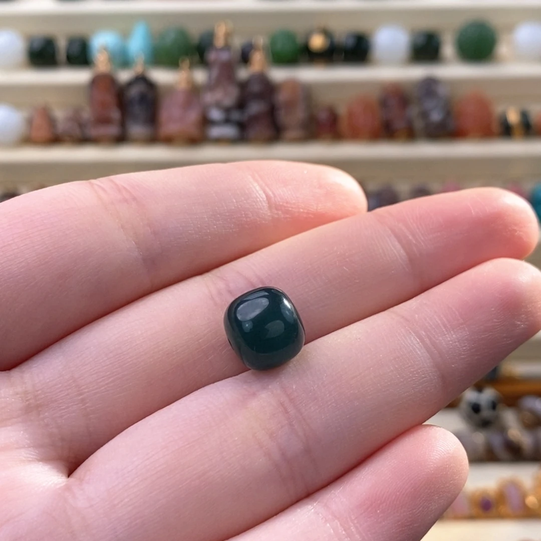 ****天翡翠未镶嵌颈饰单珠