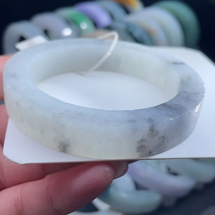 定制翡翠未镶嵌翡翠手镯