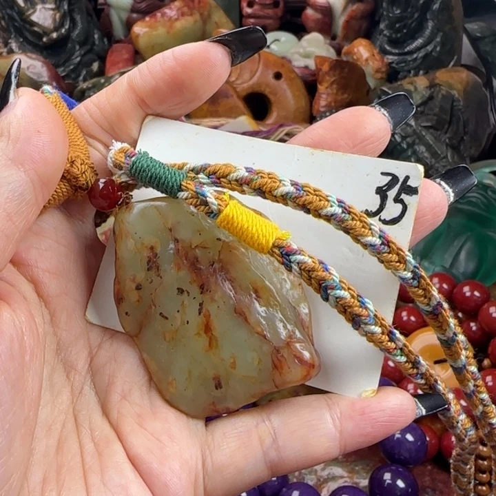 透闪石质玉未镶嵌珠宝奇石