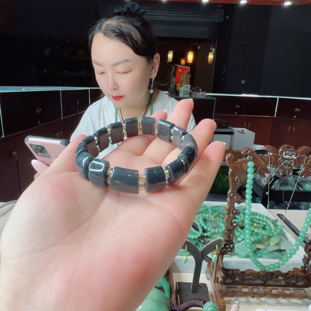 密玉（石英质玉）未镶嵌颈饰