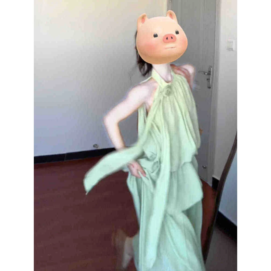 千金清冷感贵系衣服高个子甜美可爱风绿色挂脖上衣裙夏日绝美套装