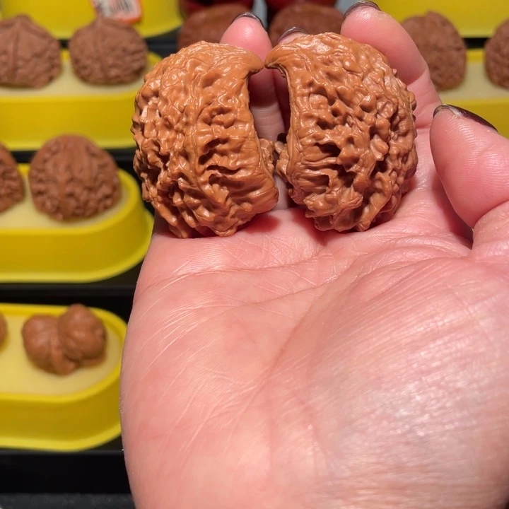 c***.木质文玩麻核桃蛇头