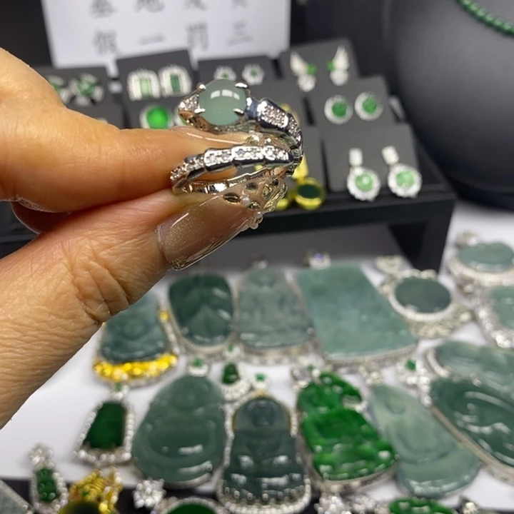 翡翠未镶嵌耳饰翡翠未镶嵌戒指