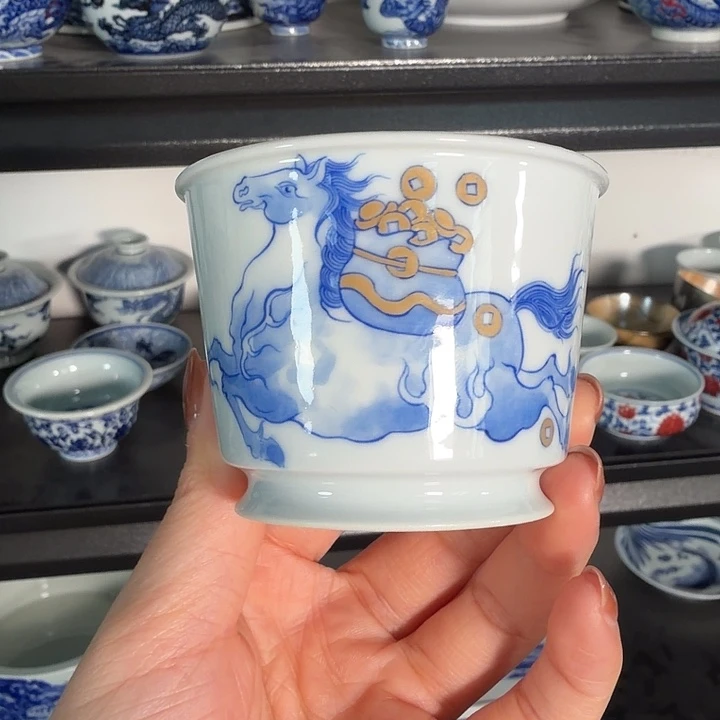 青花纯金马上有钱主人杯