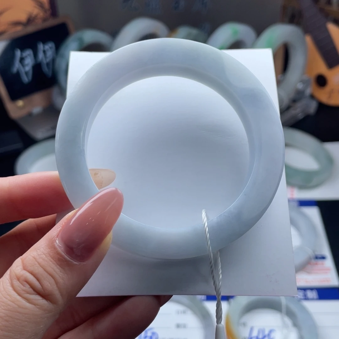 定制翡翠未镶嵌翡翠手镯基地质检发货