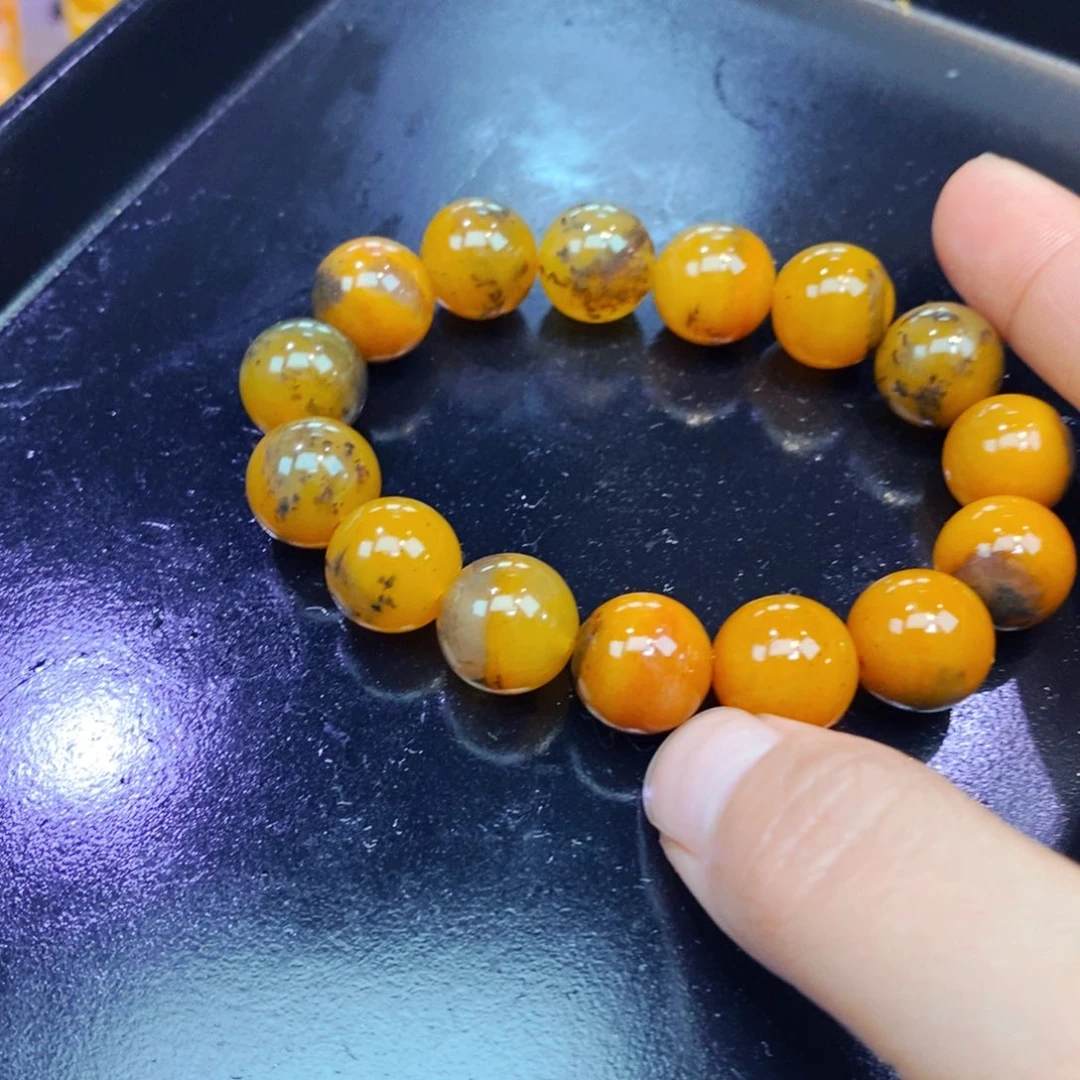 未镶嵌石英质玉（黄龙玉）颈饰