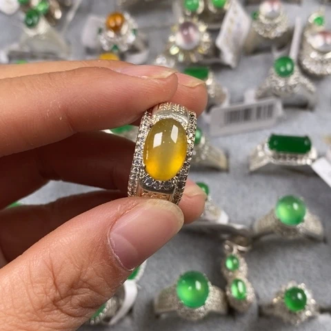 定制翡翠未镶嵌翡翠