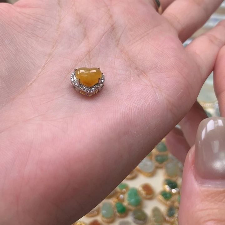 颈饰银S925镶嵌翡翠薛****员爱心