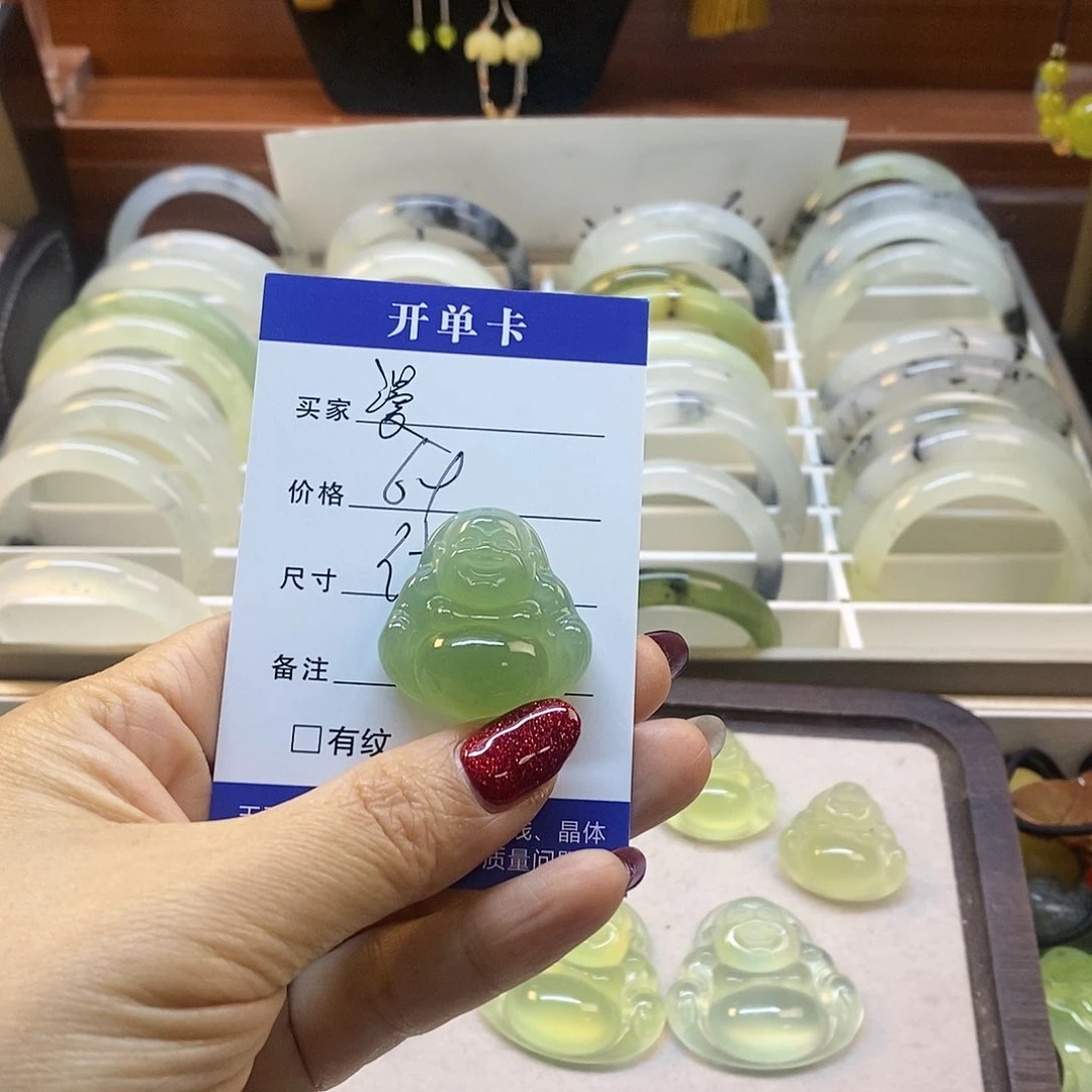 蛇纹石玉手镯未镶嵌漫***路