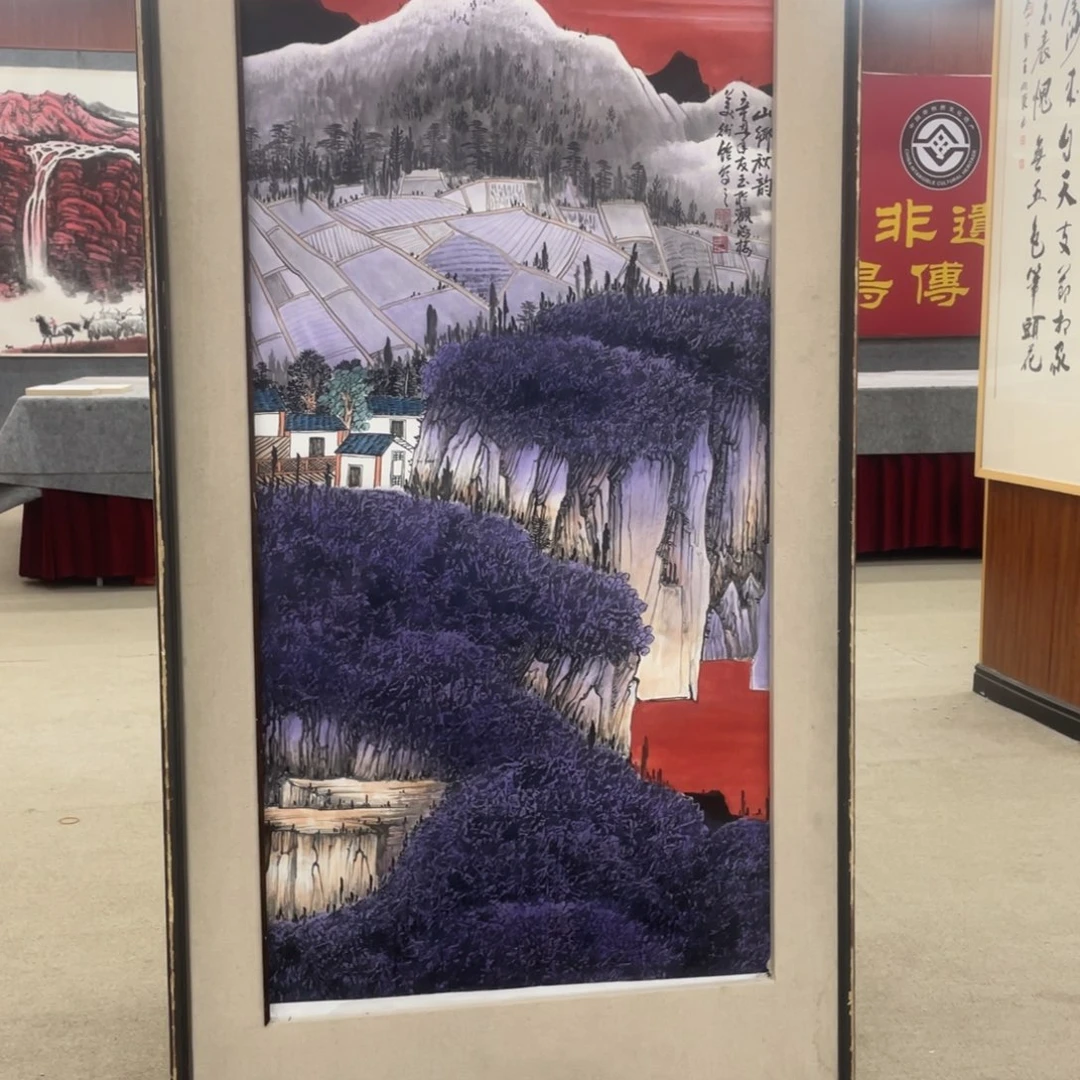 国画可口可乐杯。可口可乐公司在公司推出