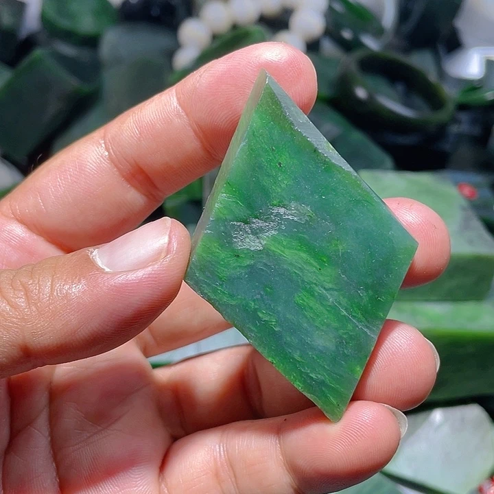 和田玉（碧玉）未镶嵌颈饰