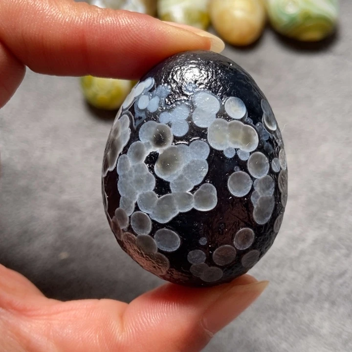 玛瑙/玉髓未镶嵌珠宝奇石