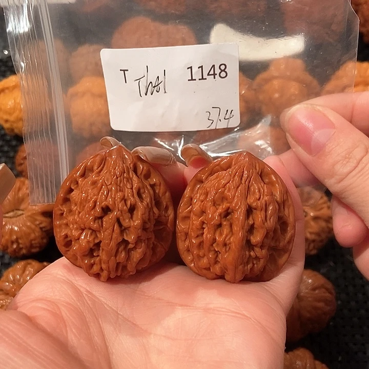 文玩核桃吊坠虎头37