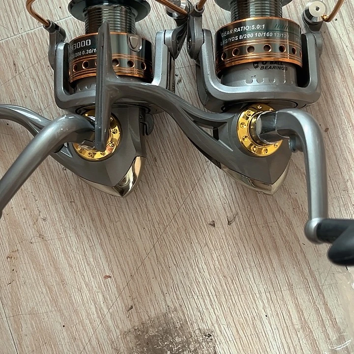 大***胆二手渔轮3000型2个渔具