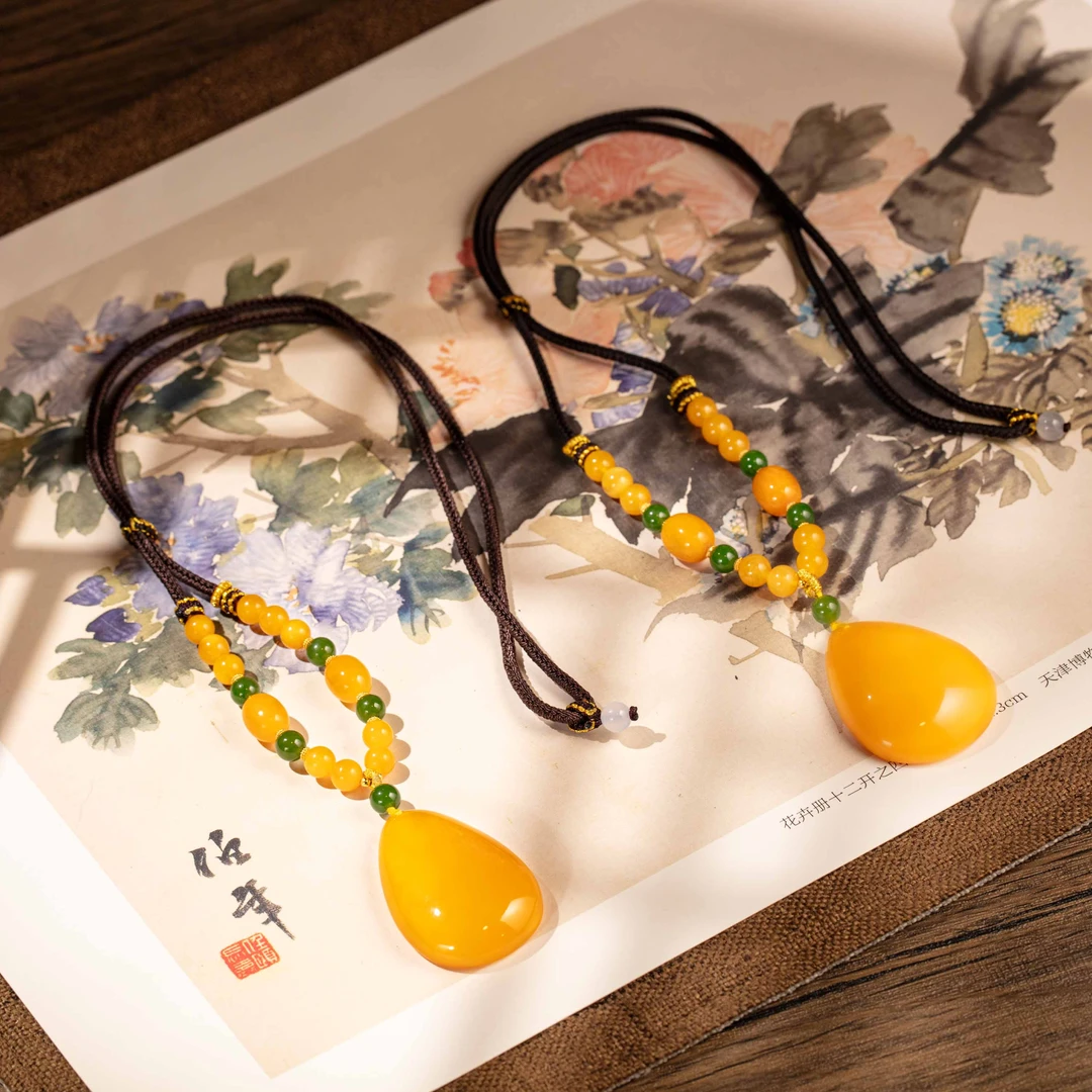 【春雷已砍价】纯天然鸡油⻩蜜蜡水滴项链多样性发一B1690046