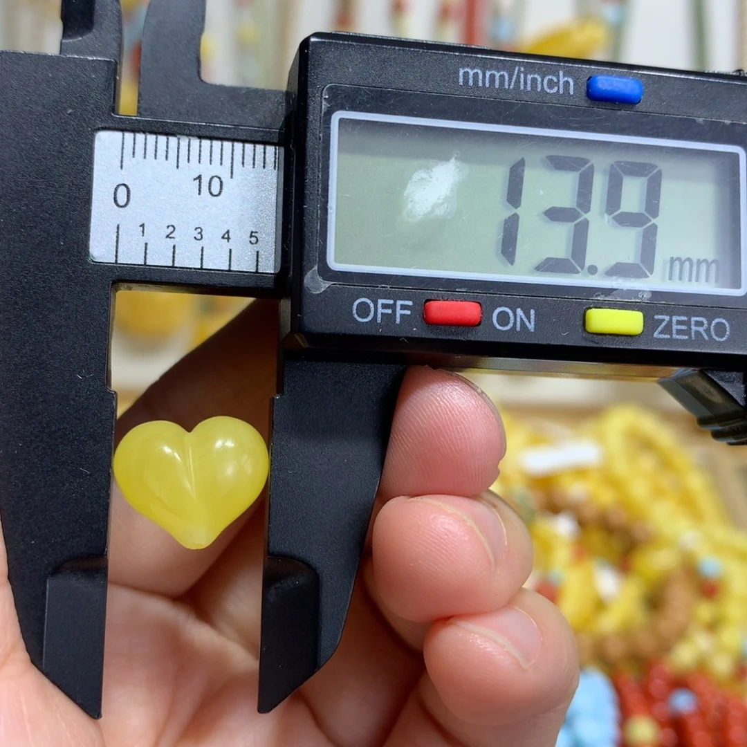 蜜蜡未镶嵌裸石配饰