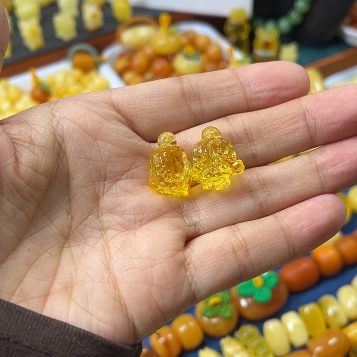 琥珀未镶嵌裸石卡19百财