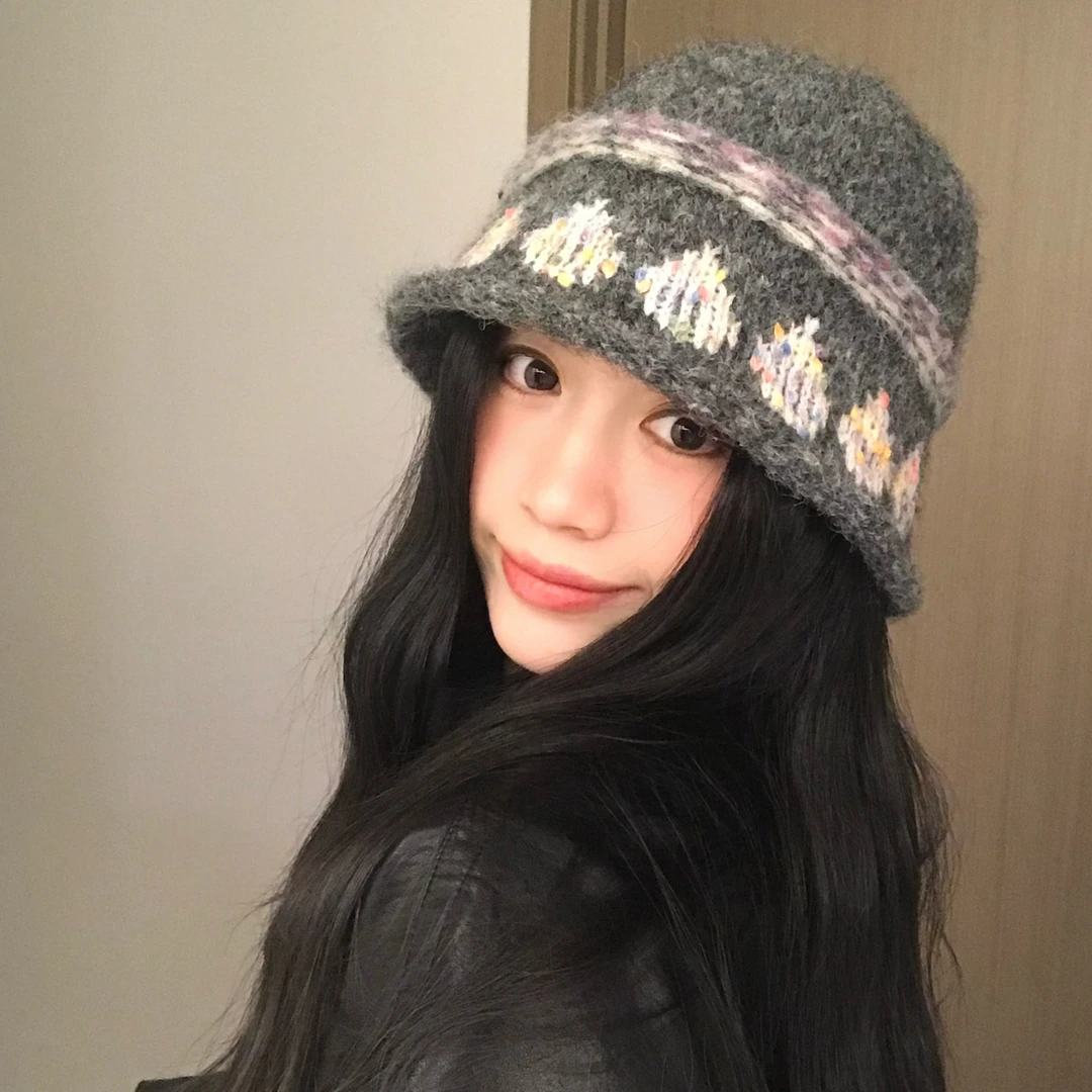 冬天文艺复古刺绣卷边显脸小盆帽