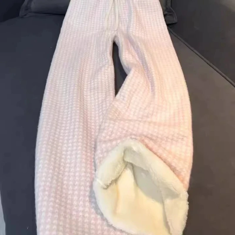 雪千羽粉色千鸟格加绒休闲裤女秋冬加厚羊羔绒百搭阔腿直筒拖地裤