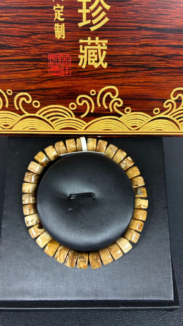 噶玛珠宝琥珀溶洞瓷白根8mm+手串（同款精选发其一）