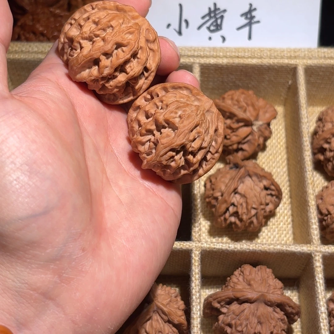 文玩核桃吊坠40红皮苹果园5
