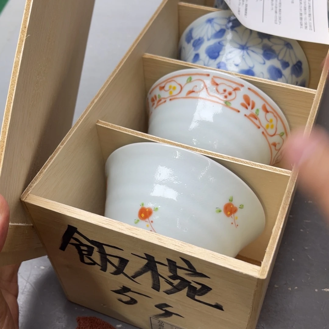 不***肠瓷片密密麻麻地铺满一