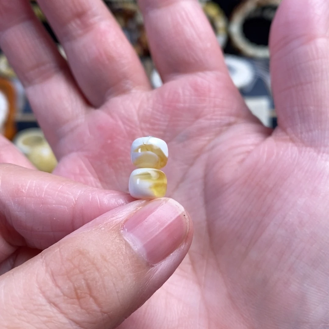 裸石蜜蜡未镶嵌金漆白溶洞老型对珠8