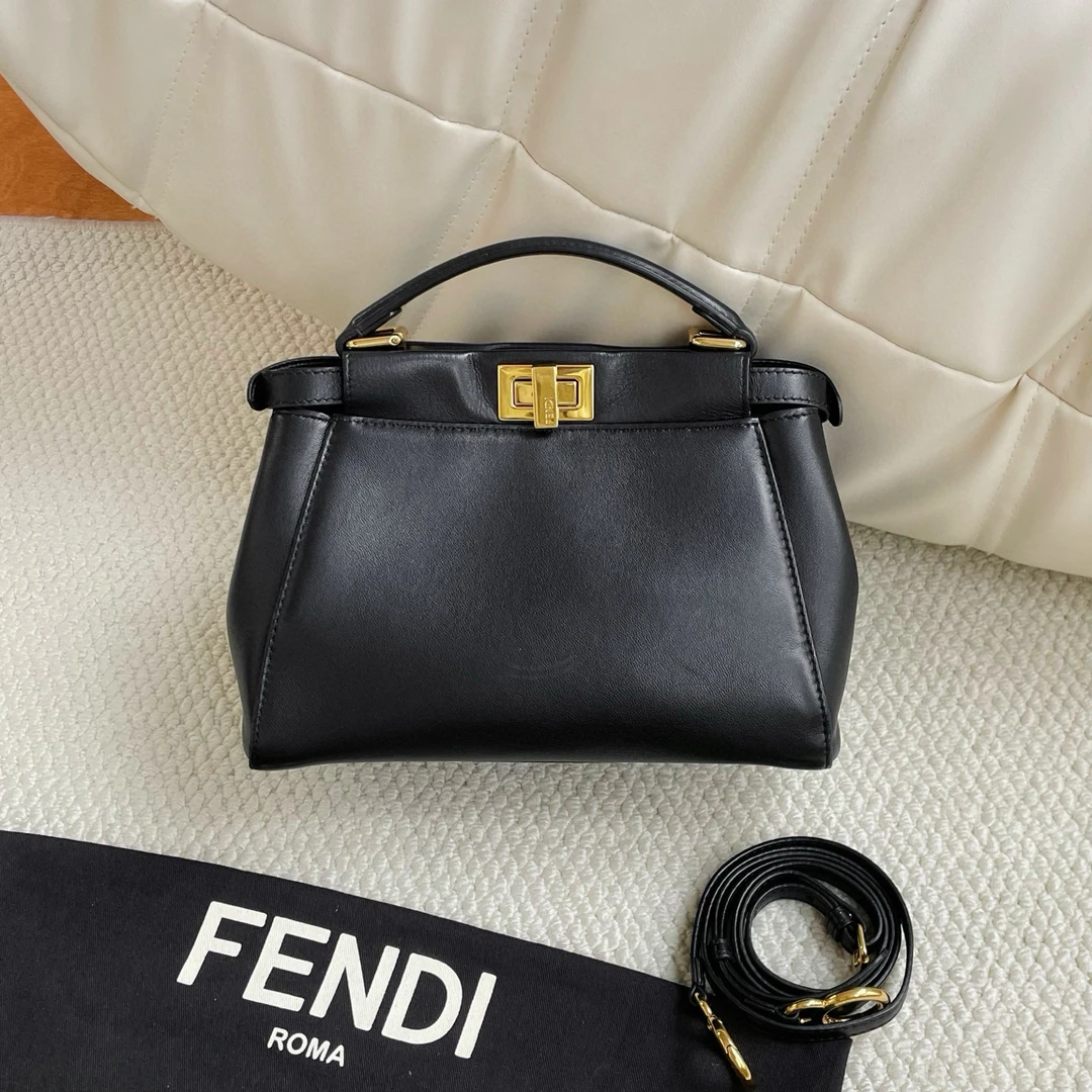 99新 FENDI/芬迪 黑色peekaboo 小号单肩包 JM15-0459