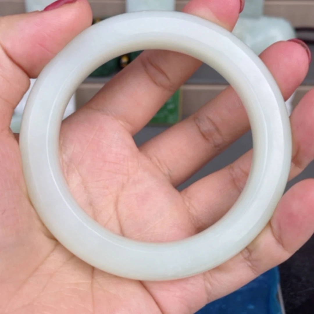 【闪购商品】颈饰未镶嵌和田玉
