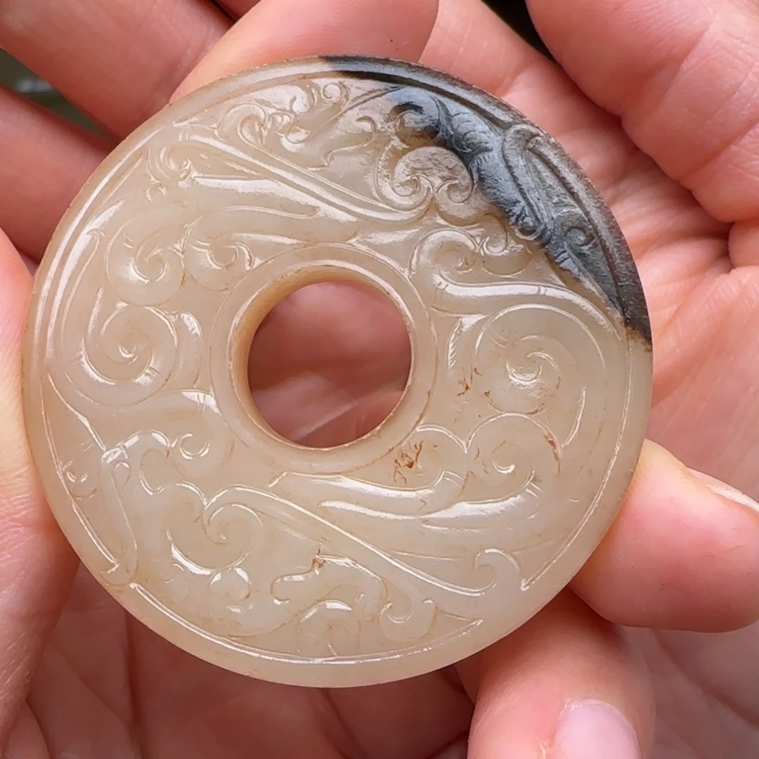 和田玉未镶嵌颈饰客*