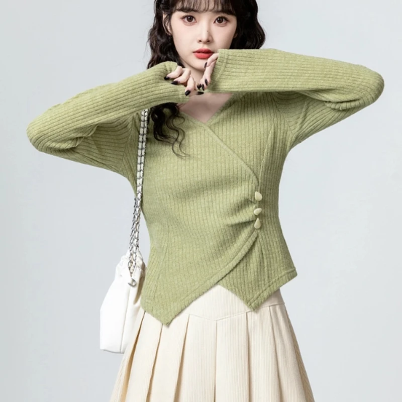 【现货】绿色纯欲风不规则v领长袖t恤女秋季独特别致修身打底衫上衣