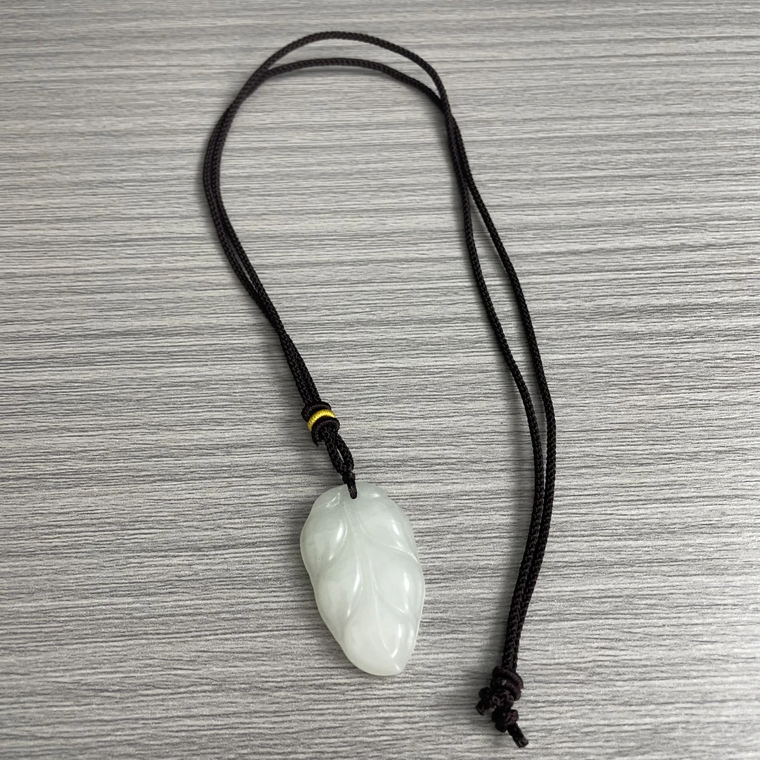 Y013新疆天山翠玉叶坠链