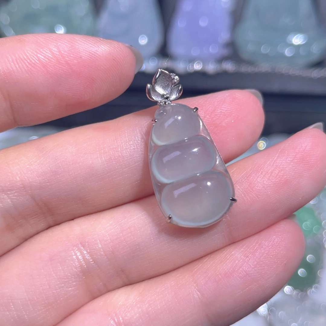 颈饰18K金镶嵌翡翠翡翠