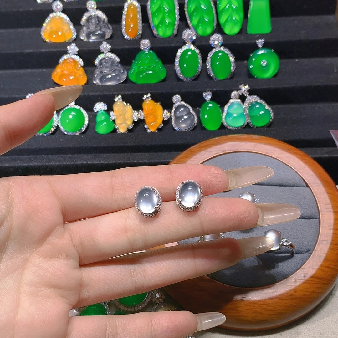 美***玉石英质玉银S925镶嵌耳钉