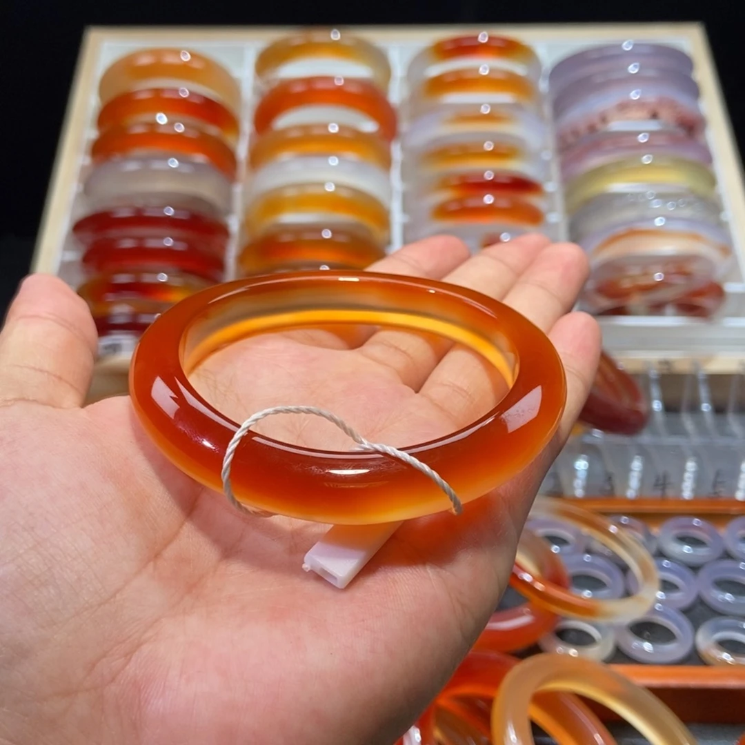 '****玛瑙/玉髓手镯未镶嵌