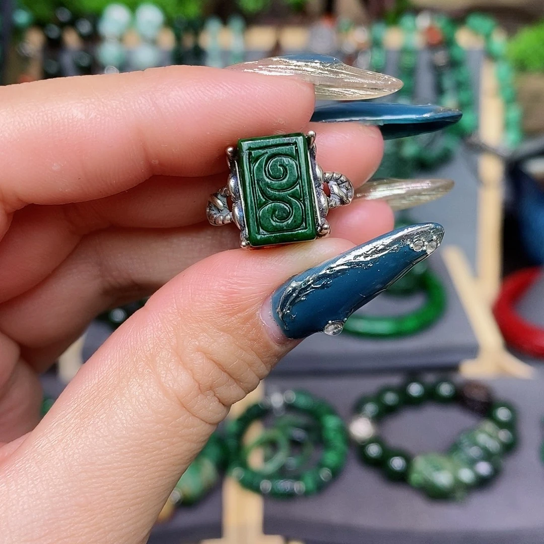 翡翠戒指银S925镶嵌漂亮美眉